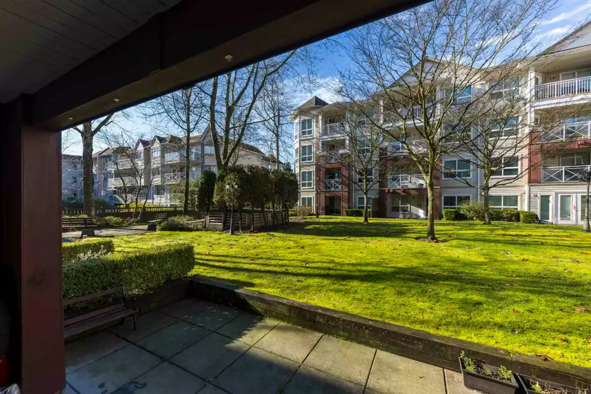 Front Yard Photo of 118 8068 120a Street, Surrey, BC