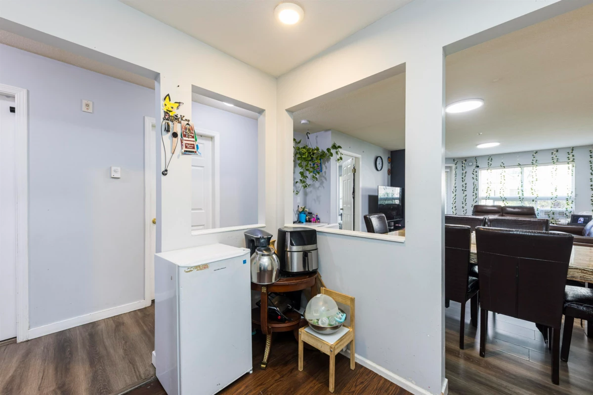 Guest Bathroom Photo of 118 8068 120a Street, Surrey, BC