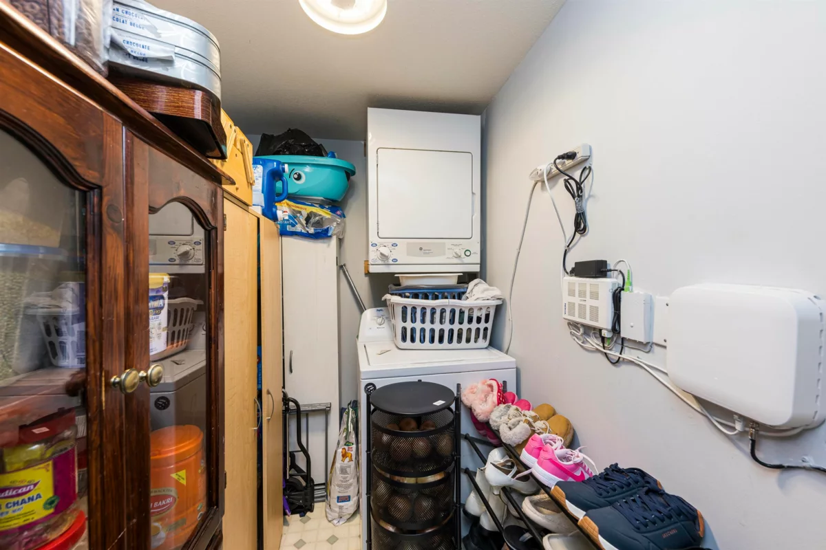 Mudroom Photo of 118 8068 120a Street, Surrey, BC