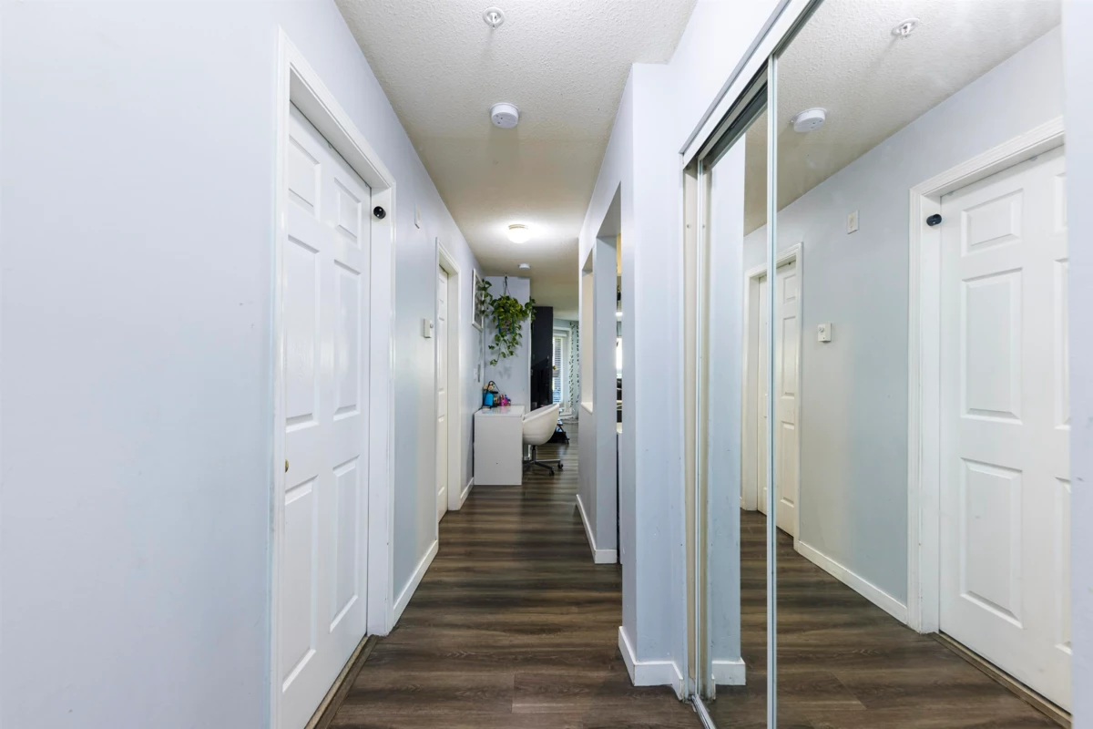 Powder Room Photo of 118 8068 120a Street, Surrey, BC