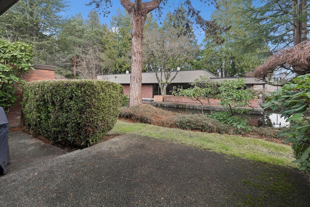 Living Room Photo of 6626 Turnberry Crescent, Vancouver, BC