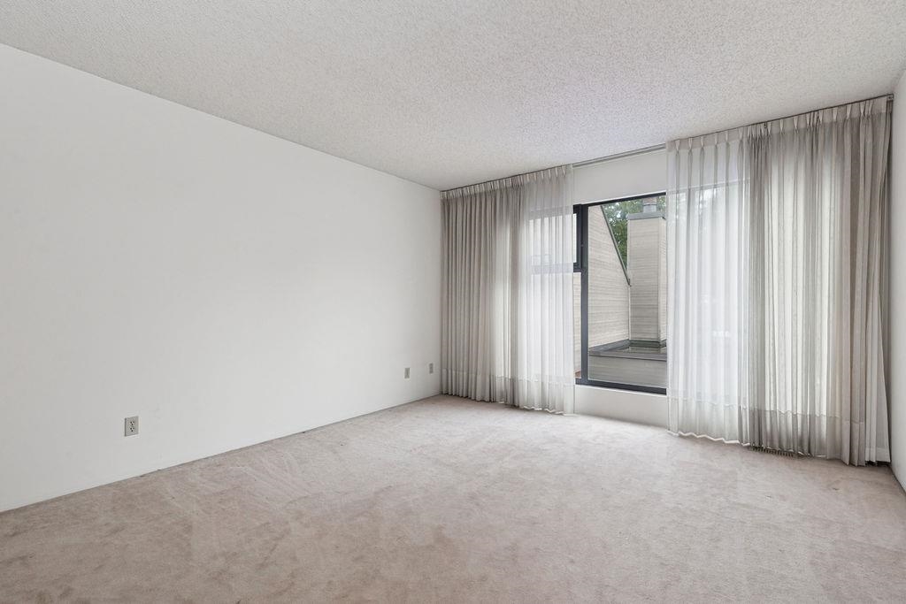 Powder Room Photo of 6626 Turnberry Crescent, Vancouver, BC