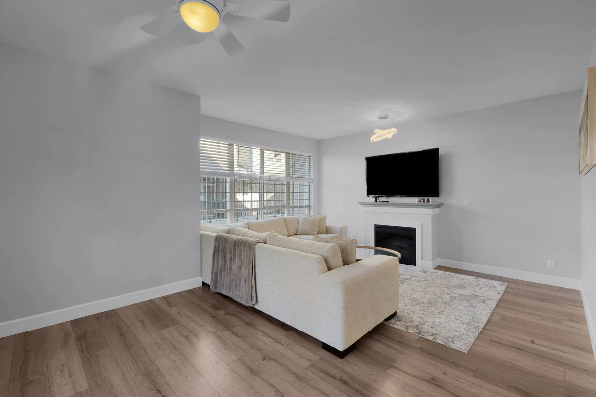 Dining Area Photo of 17 16772 61 Avenue, Surrey, BC