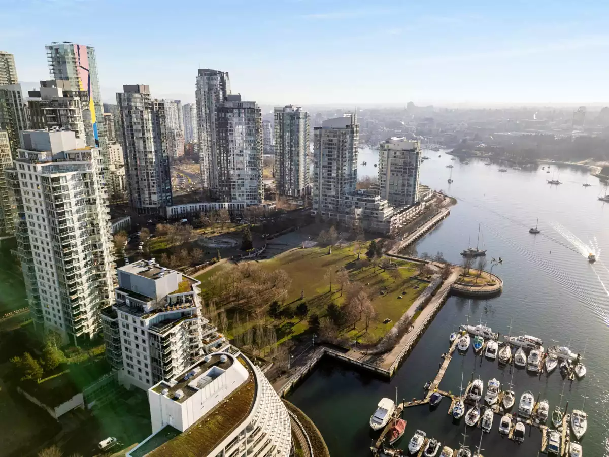 Outdoor Kitchen Photo of 2105 455 Beach Crescent, Vancouver, BC