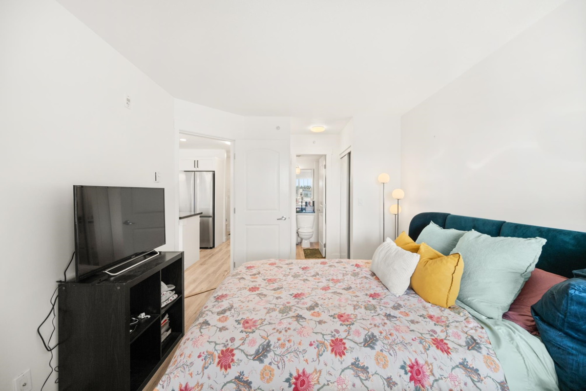 Entry Foyer Photo of 308 19774 56 Avenue, Langley, BC