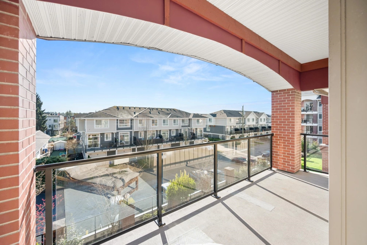 Guest Bathroom Photo of 308 19774 56 Avenue, Langley, BC