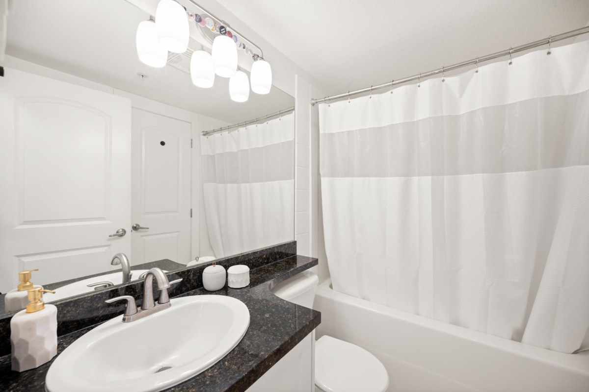 Hallway Photo of 308 19774 56 Avenue, Langley, BC