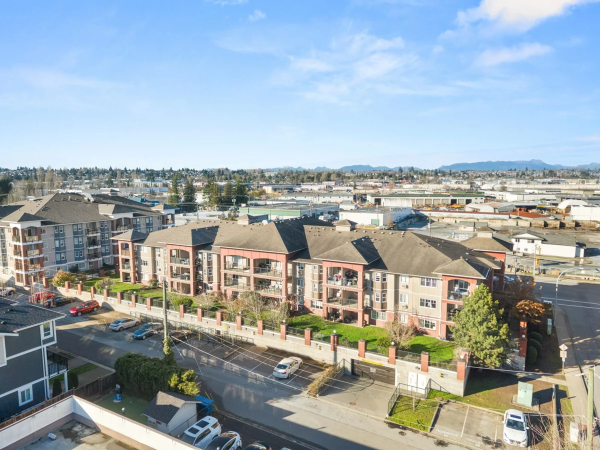 Hot Tub / Spa Photo of 308 19774 56 Avenue, Langley, BC