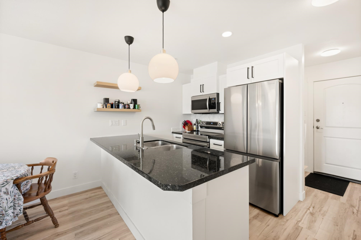 Kitchen Island Photo of 308 19774 56 Avenue, Langley, BC