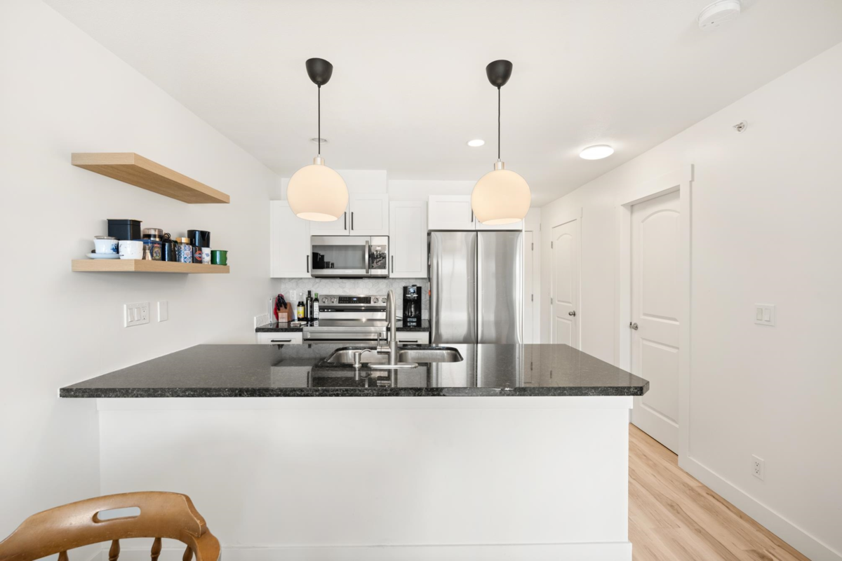 Kitchen Photo of 308 19774 56 Avenue, Langley, BC