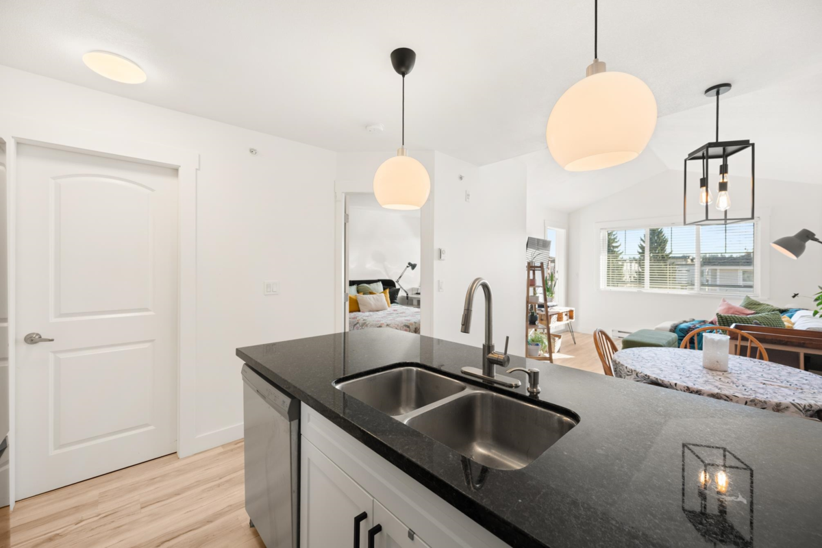 Primary Bedroom Photo of 308 19774 56 Avenue, Langley, BC