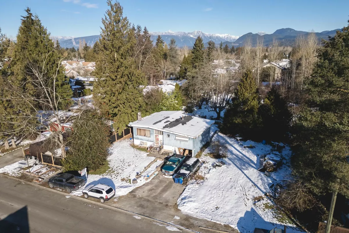 Family Room Photo of 23311 118 Avenue, Maple Ridge, BC