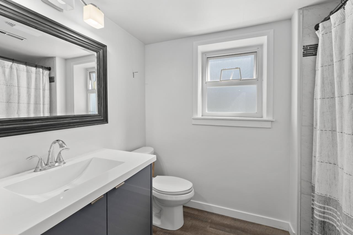 Entry Foyer Photo of 6530 Dunbar Street, Vancouver, BC