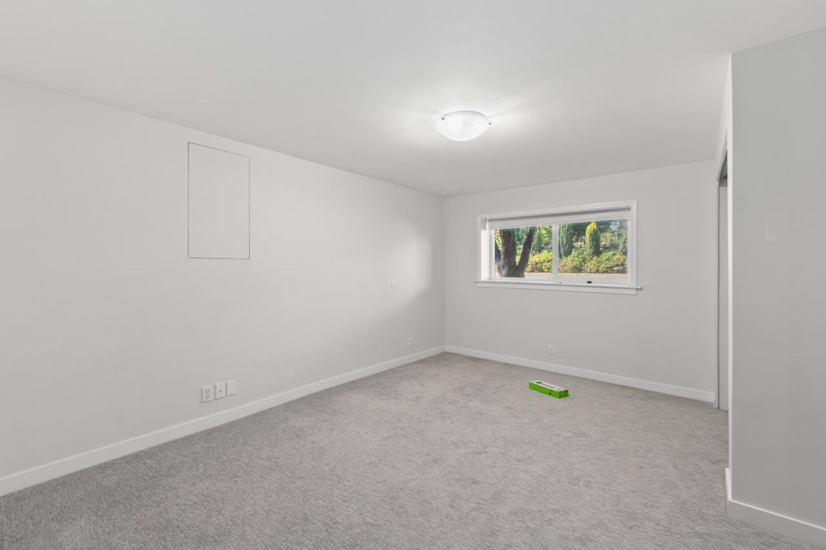 Laundry Room Photo of 6530 Dunbar Street, Vancouver, BC