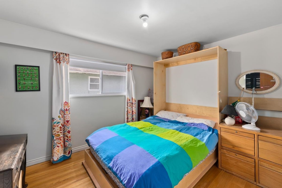 Primary Bathroom Photo of 6530 Dunbar Street, Vancouver, BC