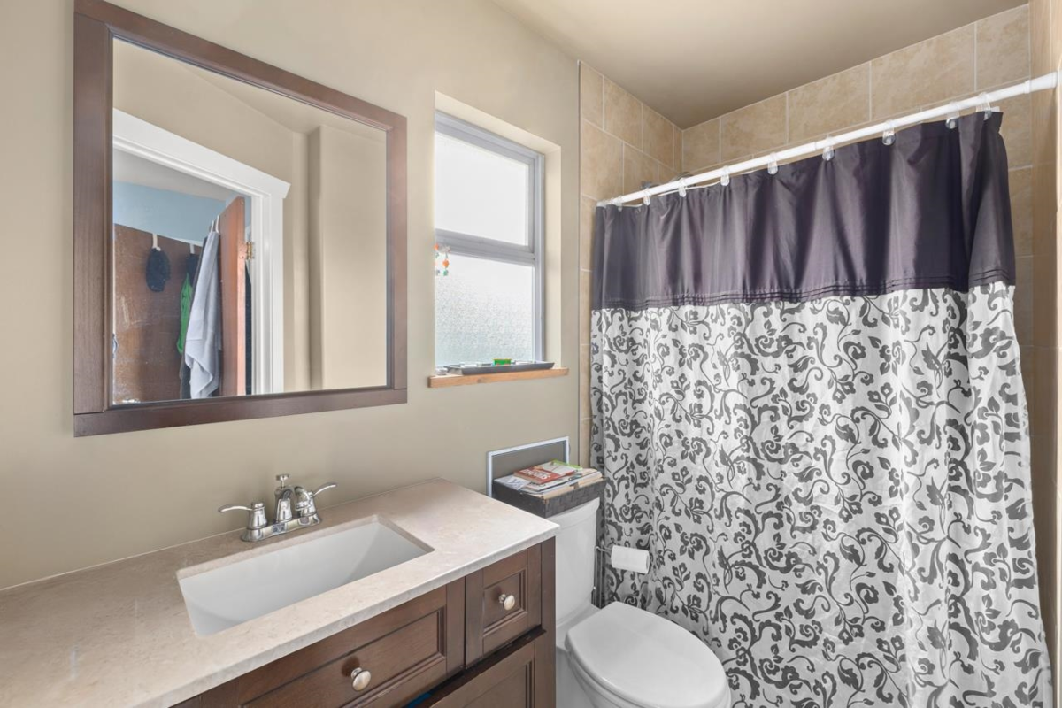 Primary Bedroom Photo of 6530 Dunbar Street, Vancouver, BC