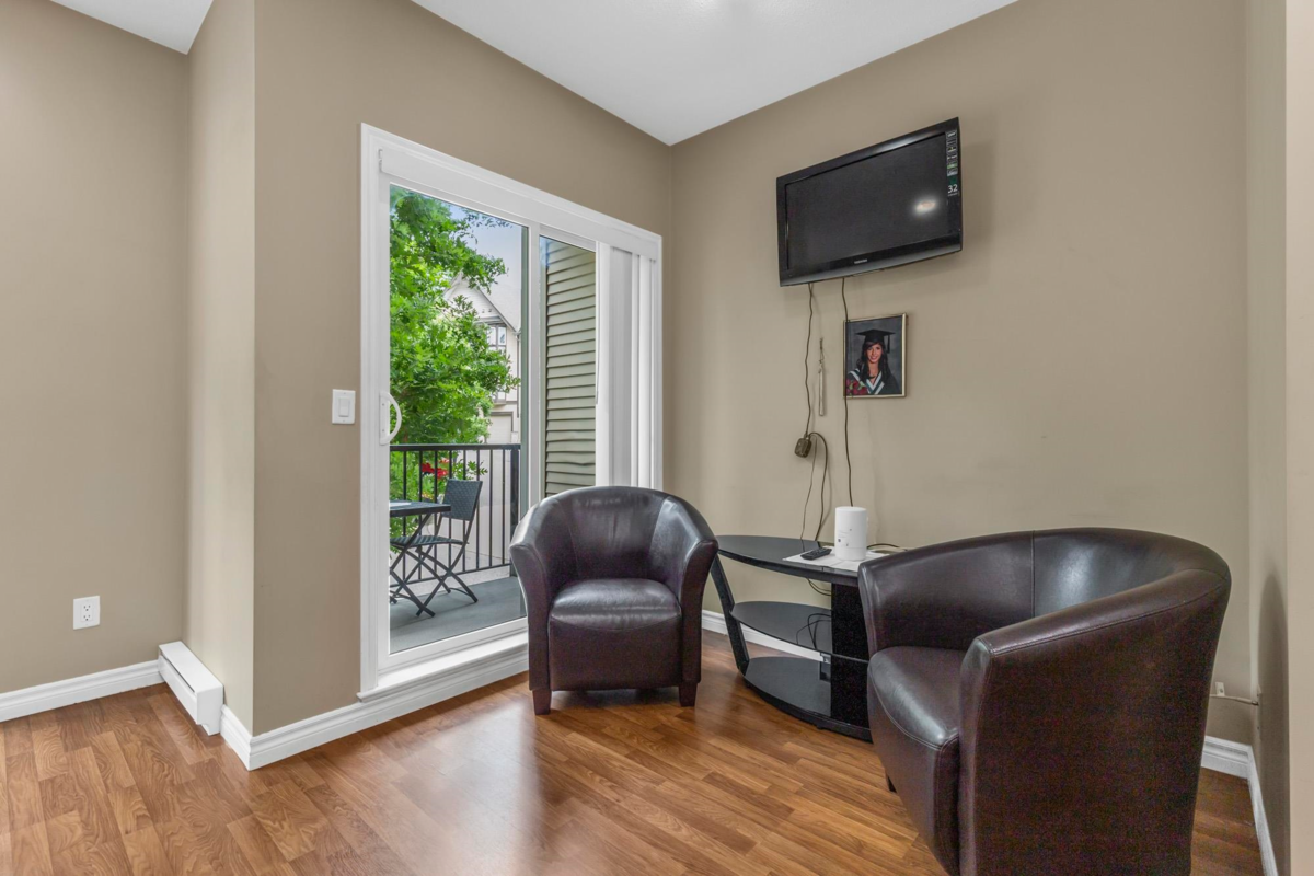 Bedroom 2 Photo of 2 32501 Fraser Crescent, Mission, BC