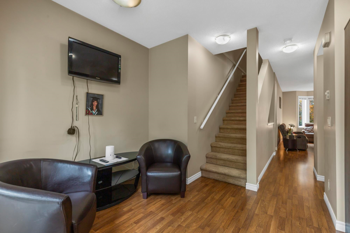 Bedroom 3 Photo of 2 32501 Fraser Crescent, Mission, BC