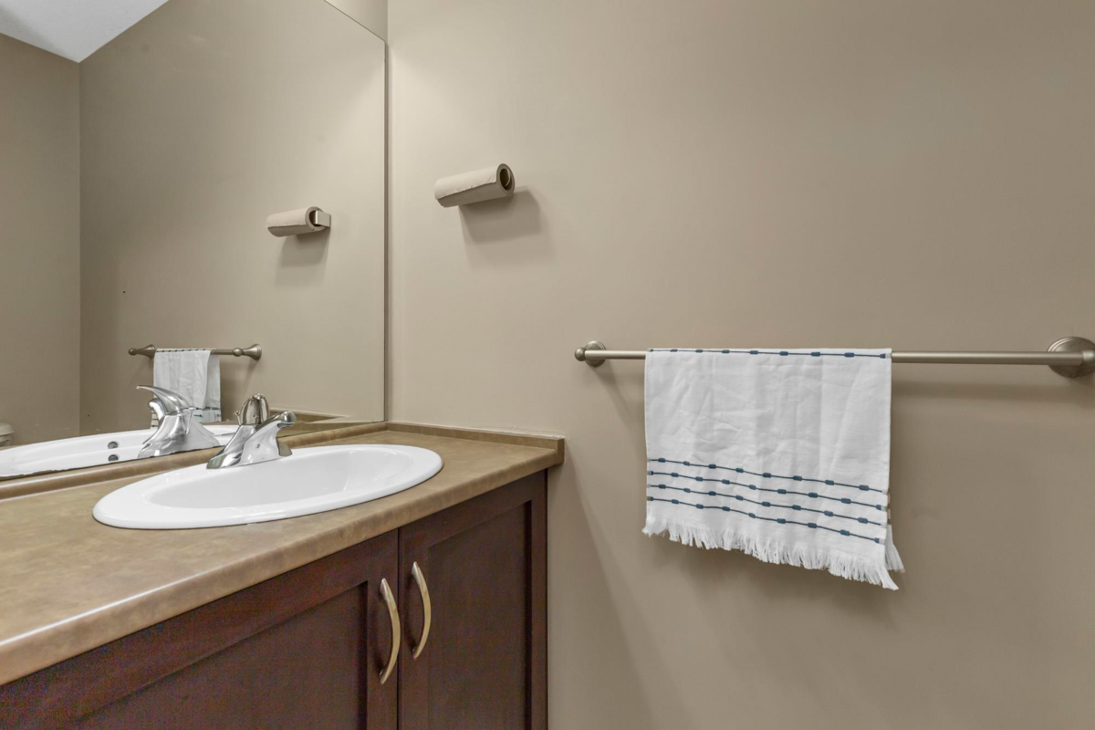 Bedroom 4 Photo of 2 32501 Fraser Crescent, Mission, BC