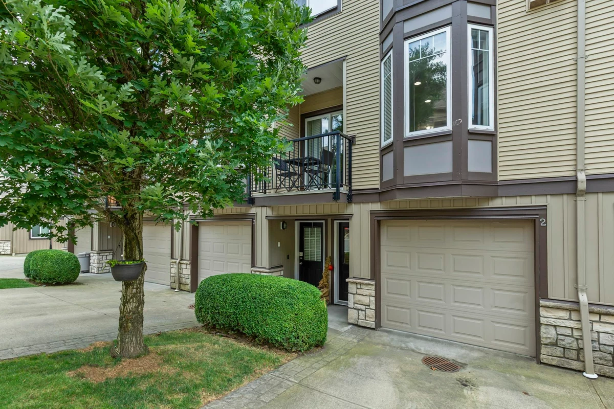 Dining Area Photo of 2 32501 Fraser Crescent, Mission, BC