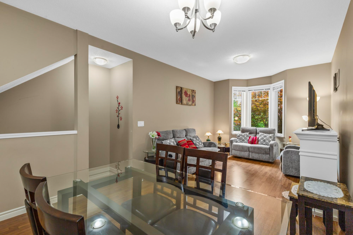 Kitchen Island Photo of 2 32501 Fraser Crescent, Mission, BC