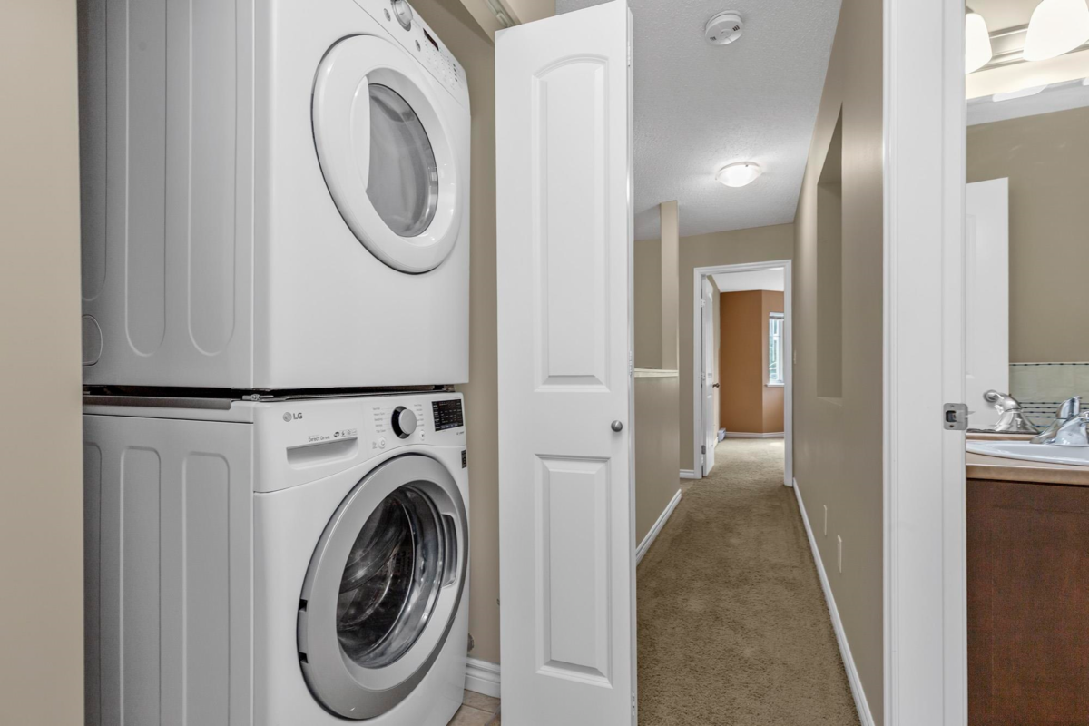 Mudroom Photo of 2 32501 Fraser Crescent, Mission, BC