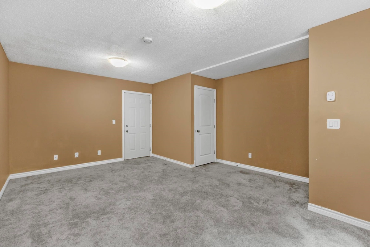 Staircase Photo of 2 32501 Fraser Crescent, Mission, BC