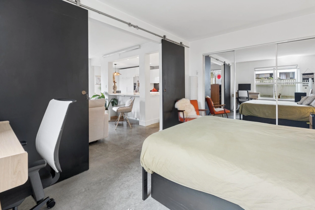 Entry Foyer Photo of 105 507 E 6th Avenue, Vancouver, BC