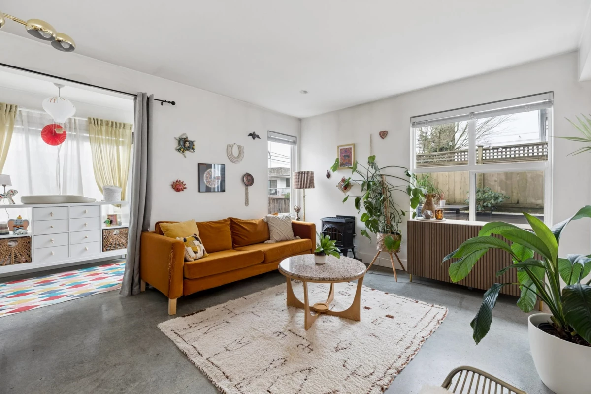Living Room Photo of 105 507 E 6th Avenue, Vancouver, BC