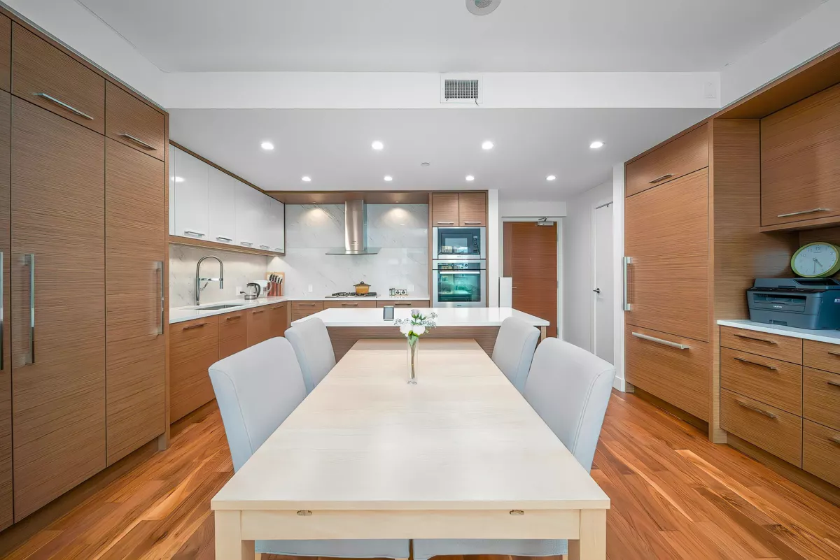 Kitchen Island Photo of 2703 4360 Beresford Street, Burnaby, BC