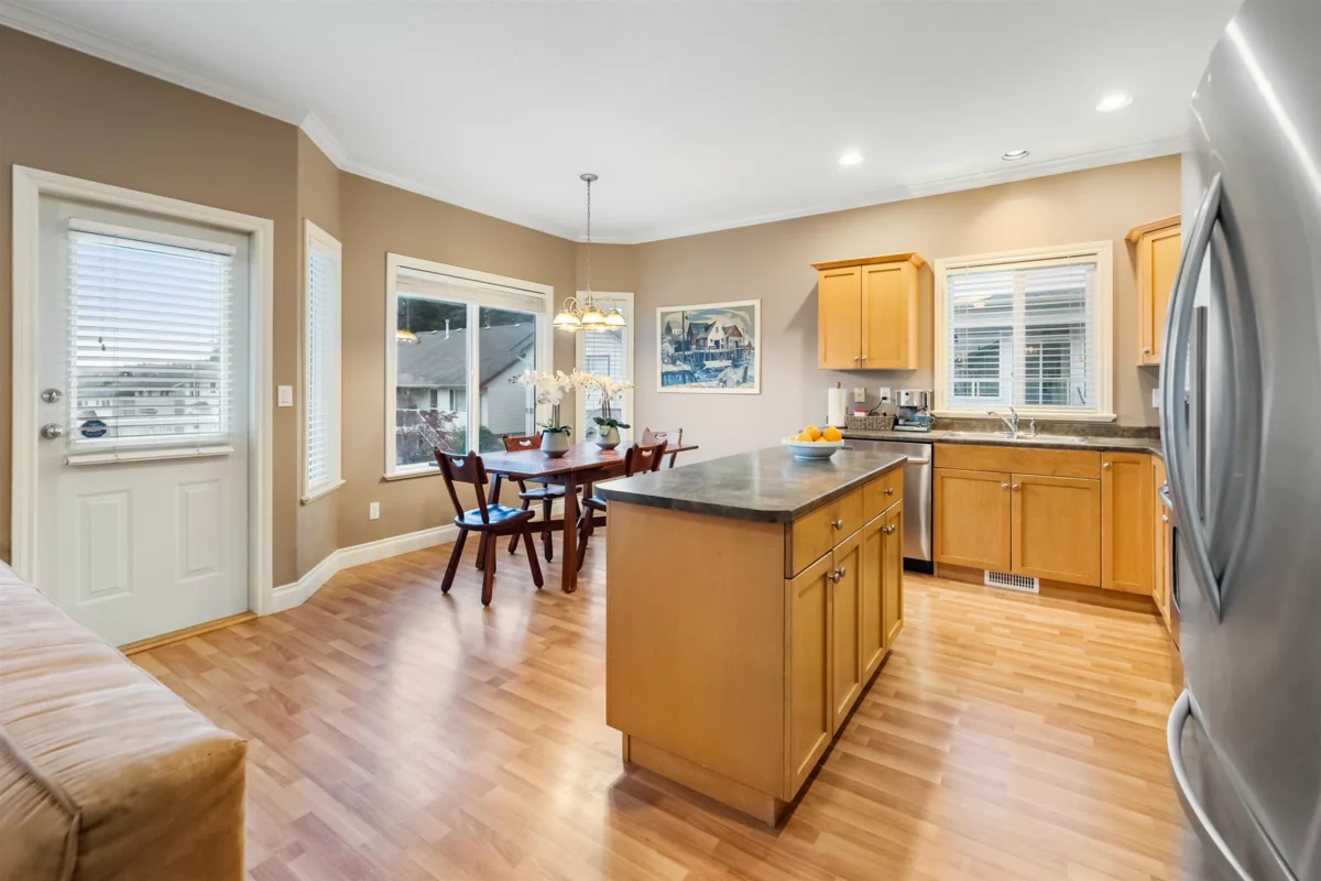 Breakfast Nook Photo of 32464 Bobcat Drive, Mission, BC