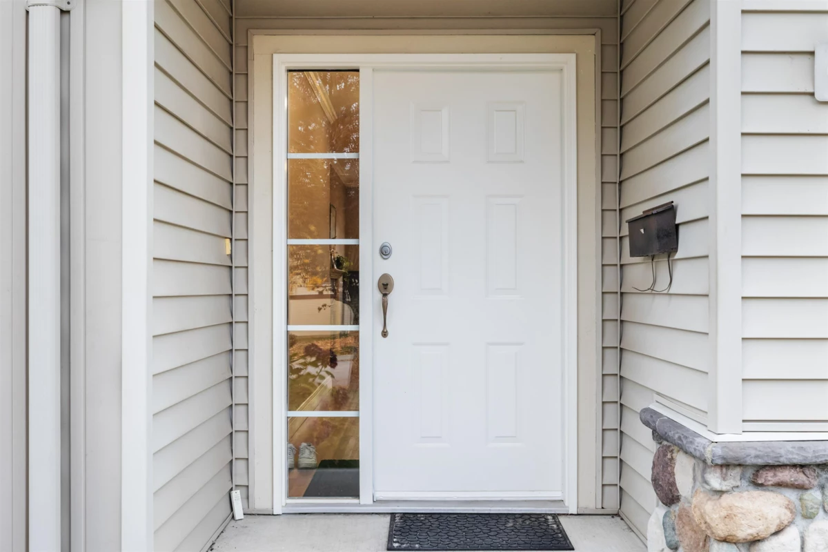 Living Room Photo of 32464 Bobcat Drive, Mission, BC