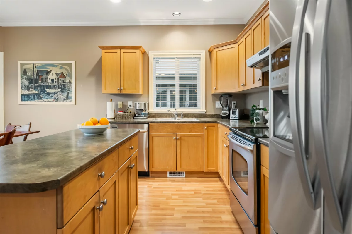 Walk-In Closet Photo of 32464 Bobcat Drive, Mission, BC
