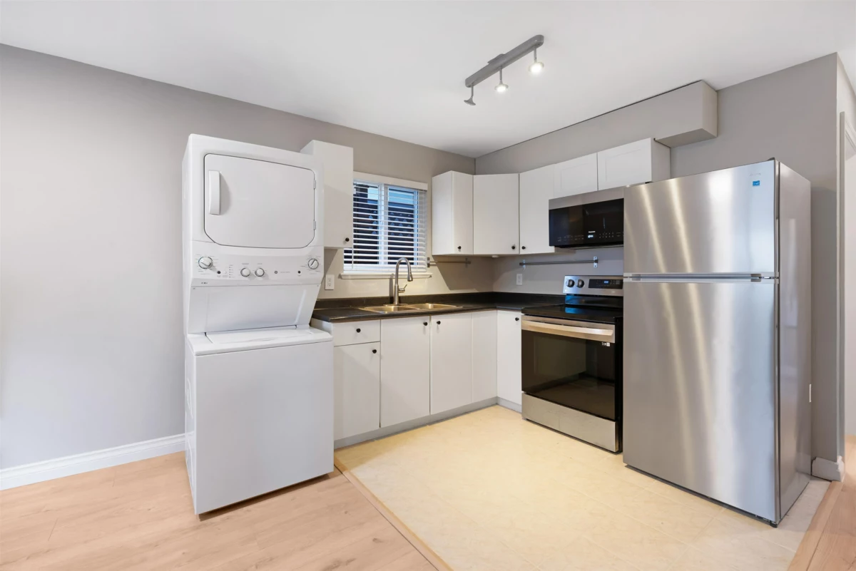 Mudroom Photo of 65 Ellesmere Avenue, Burnaby, BC