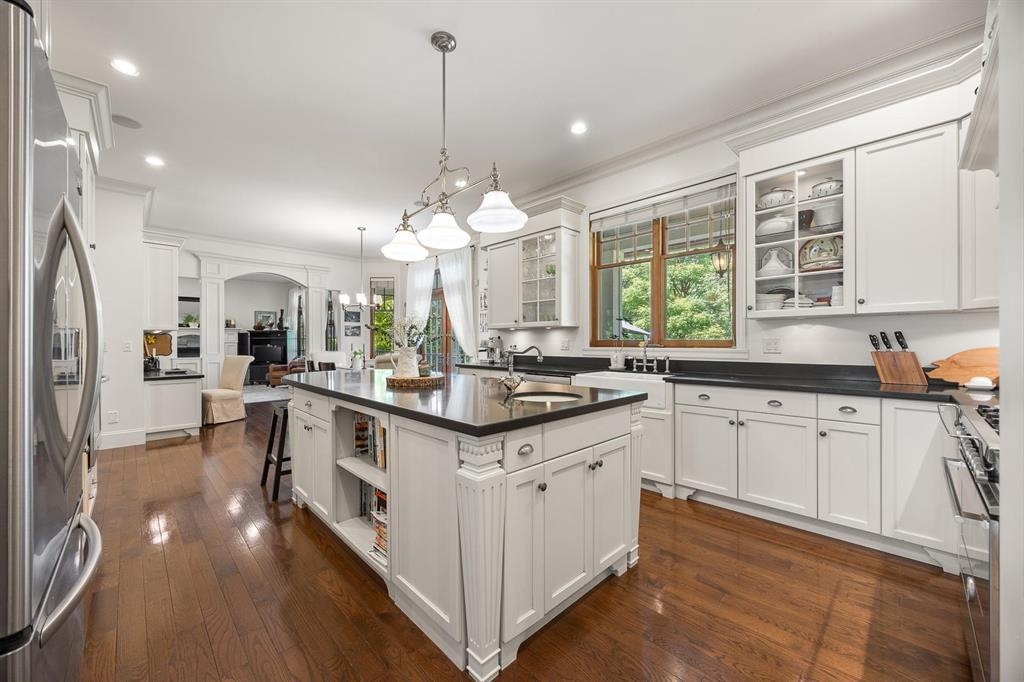 Guest Bathroom Photo of 16211 29 Avenue, Surrey, BC