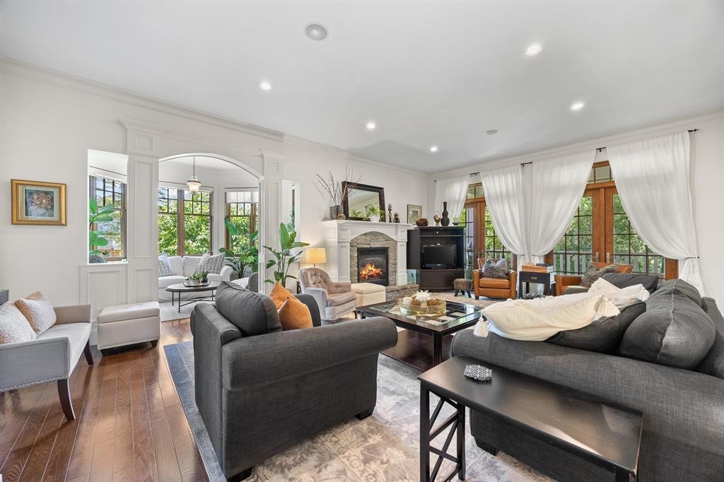 Kitchen Island Photo of 16211 29 Avenue, Surrey, BC