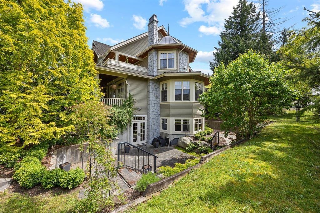 Swimming Pool Photo of 16211 29 Avenue, Surrey, BC