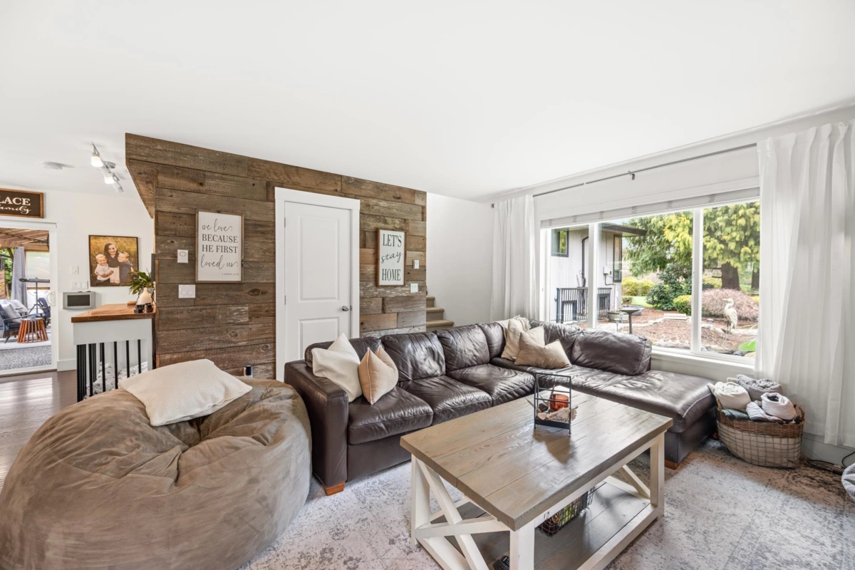 Garage Interior Photo of 19294 78 Avenue, Surrey, BC