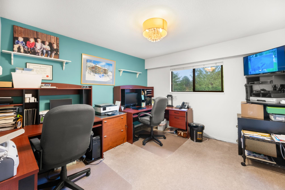 Office / Den Photo of 19294 78 Avenue, Surrey, BC
