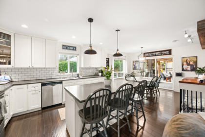 Basement Recreation Room Photo of 19294 78 Avenue, Surrey, BC
