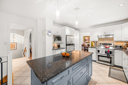 Kitchen Island Photo of 19294 78 Avenue, Surrey, BC