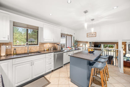 Kitchen Photo of 19294 78 Avenue, Surrey, BC