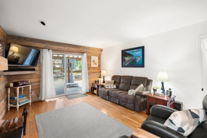 Walk-In Closet Photo of 19294 78 Avenue, Surrey, BC