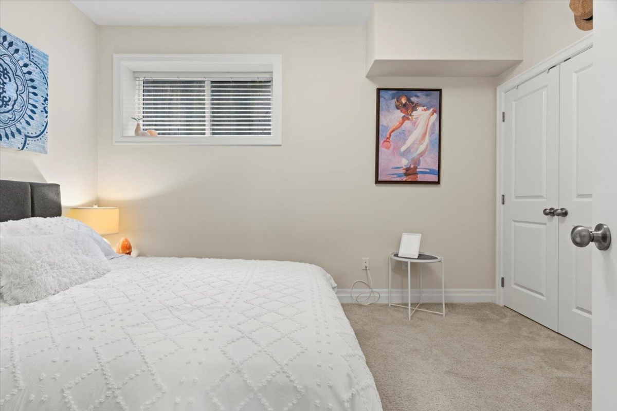Entry Foyer Photo of 122 6026 Lindeman Street, Chilliwack, BC