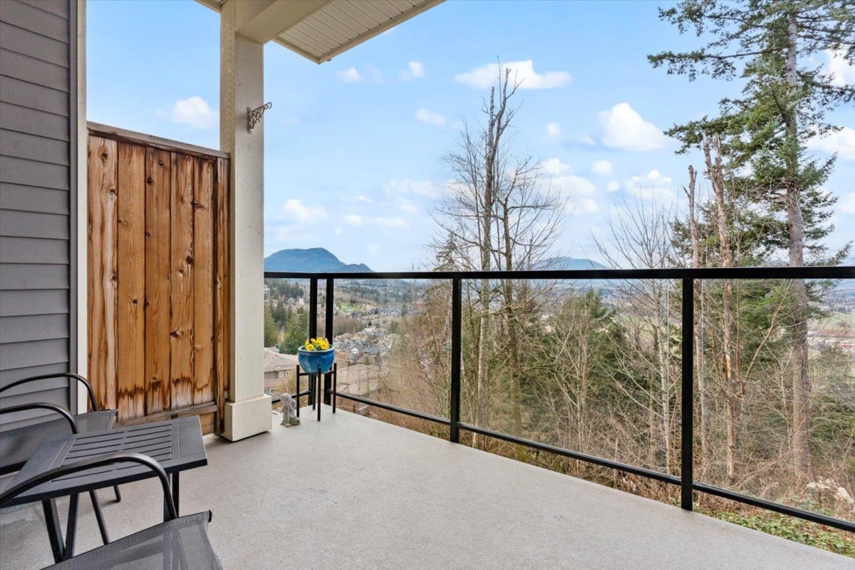 Guest Bathroom Photo of 122 6026 Lindeman Street, Chilliwack, BC