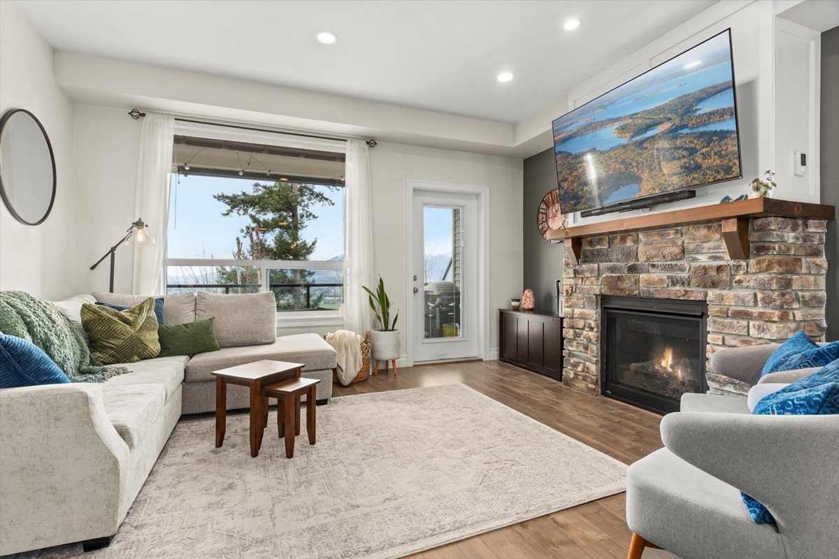 Primary Bedroom Photo of 122 6026 Lindeman Street, Chilliwack, BC