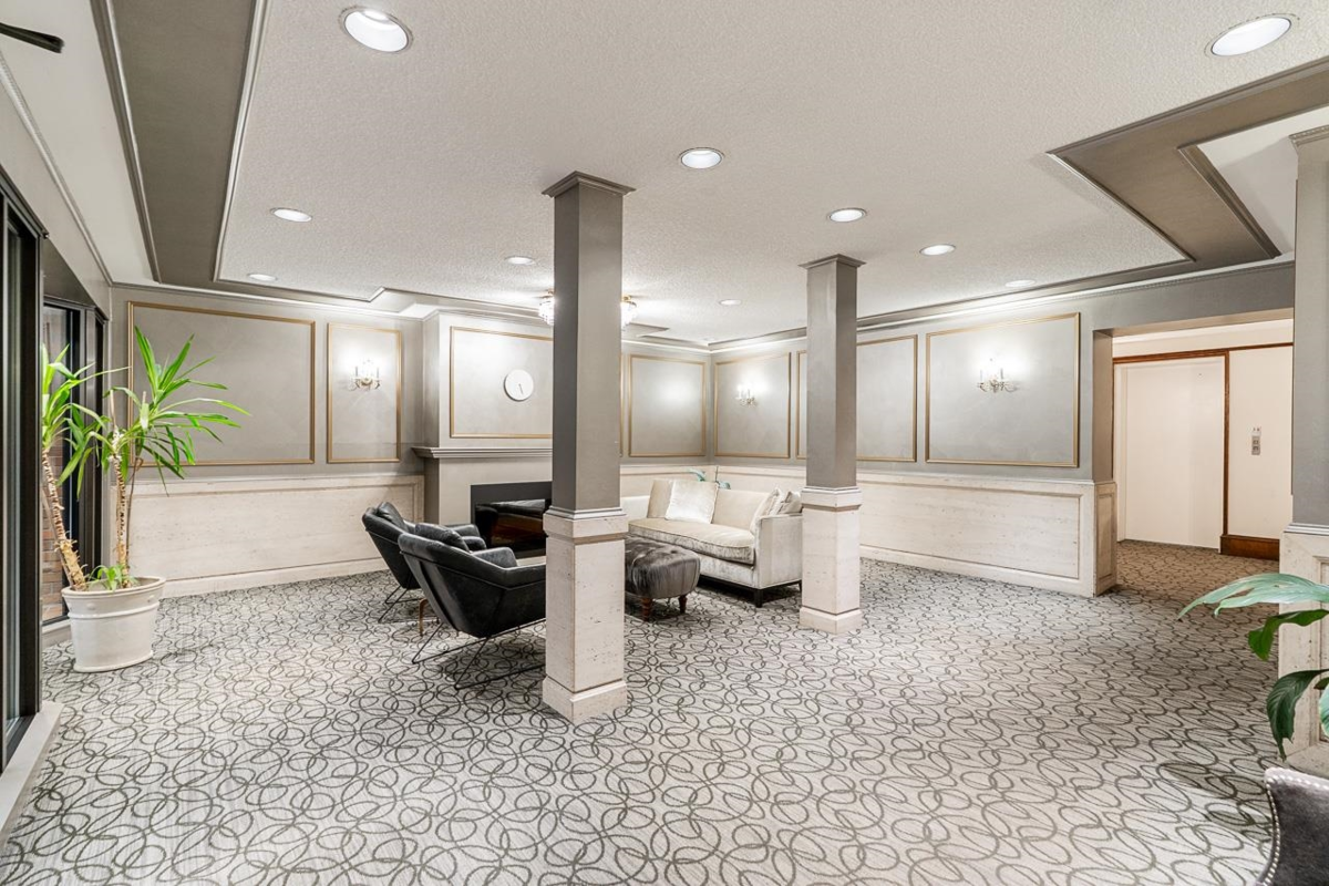 Dining Area Photo of 605 1405 W 15th Avenue, Vancouver, BC