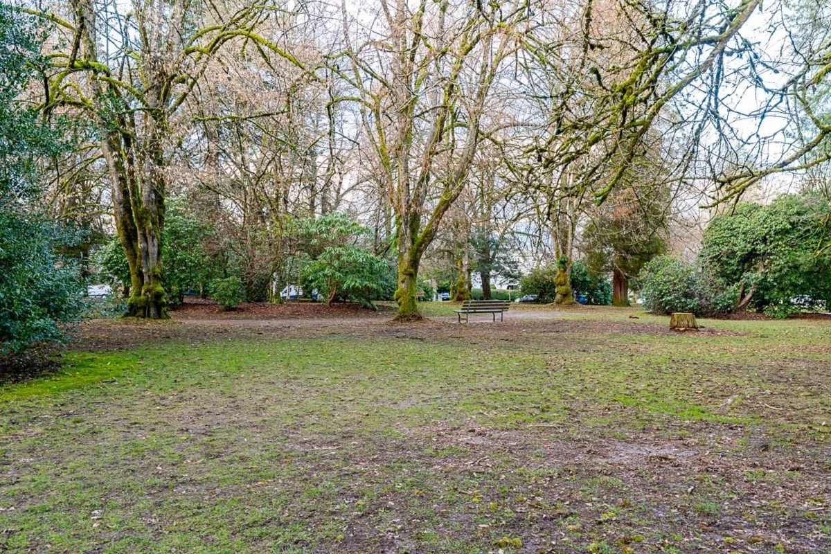 Front Yard Photo of 605 1405 W 15th Avenue, Vancouver, BC