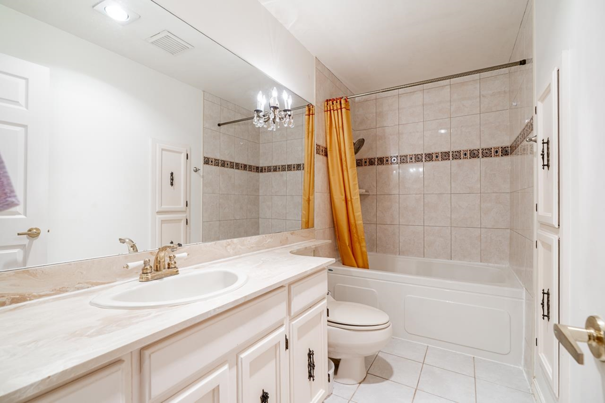 Loft / Bonus Room Photo of 605 1405 W 15th Avenue, Vancouver, BC