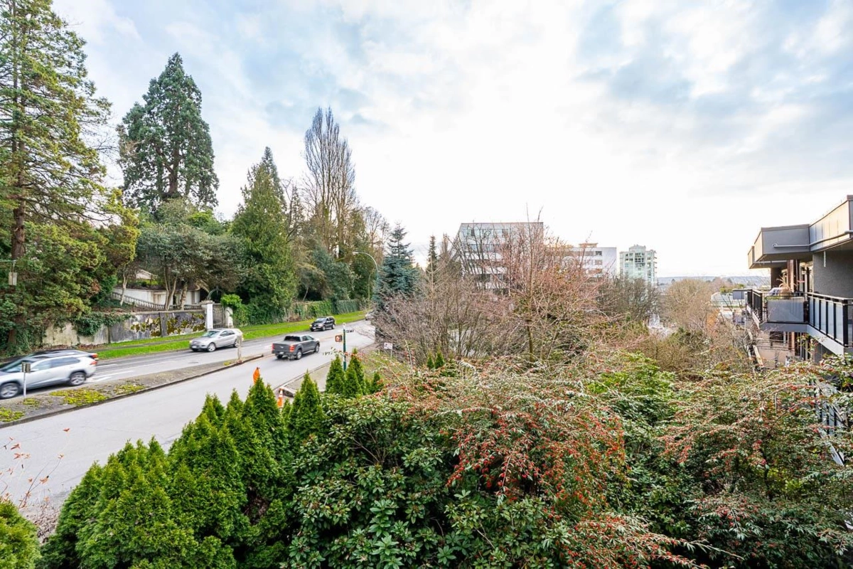 Staircase Photo of 605 1405 W 15th Avenue, Vancouver, BC